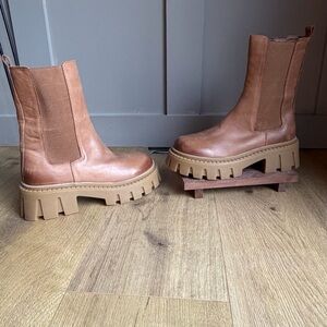 Steve Madden Brown Platform Heeled Boots